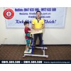 Khung tập đứng cho trẻ bại não