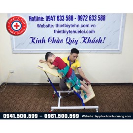 Khung tập đứng cho trẻ bại não
